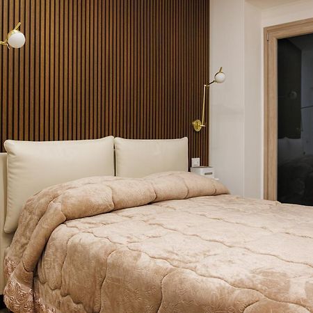 Next To Sea Apartment Кротоне Екстериор снимка