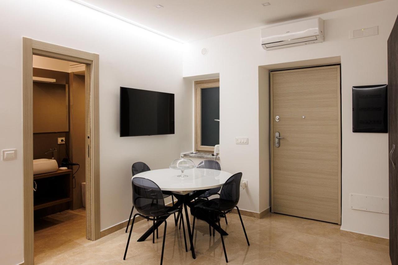 Next To Sea Apartment Кротоне Екстериор снимка