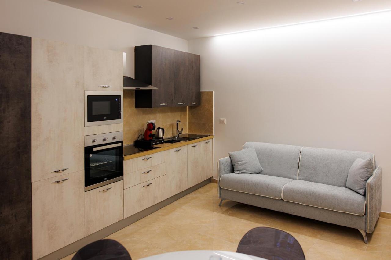 Next To Sea Apartment Кротоне Екстериор снимка