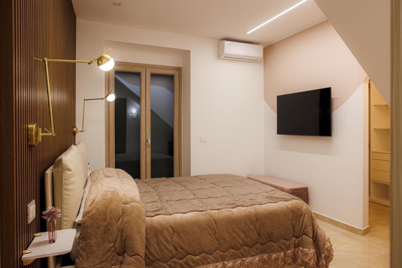 Next To Sea Apartment Кротоне Екстериор снимка